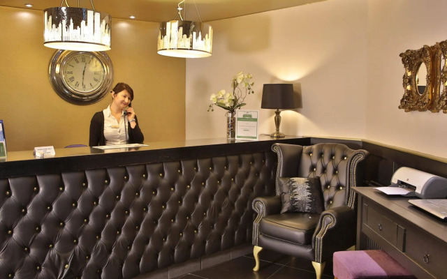 Henley Hotel