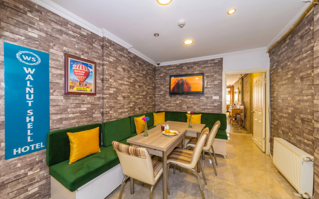 Walnut Shell Hotel