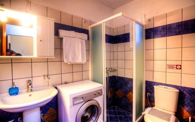 Anna Karra Studios & Apartments