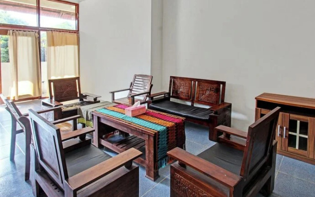 Capital O 92747 Ombak Cafe & Homestay