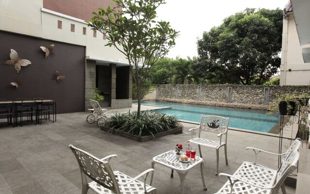 Mutiara Suites
