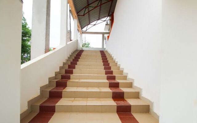 Hotel Srn by OYO Rooms