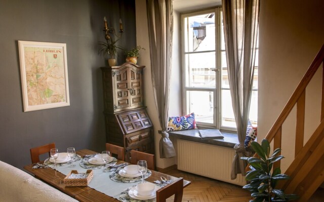 Old Town Folk Apartment