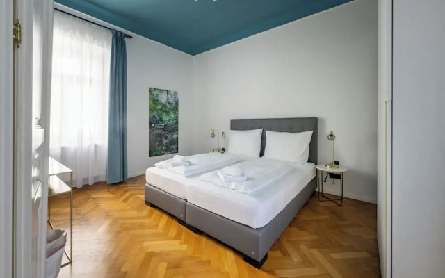 Roksoxhome Designer Boutique Apartment