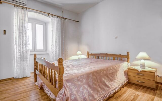 Apartment Branko Valfurva