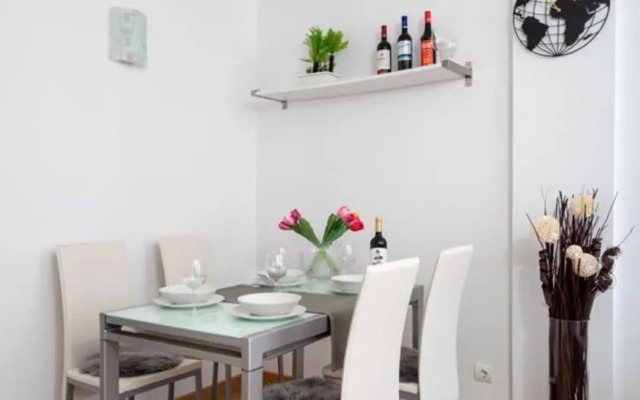 Apartment - 3 Bedrooms with WiFi - 107877