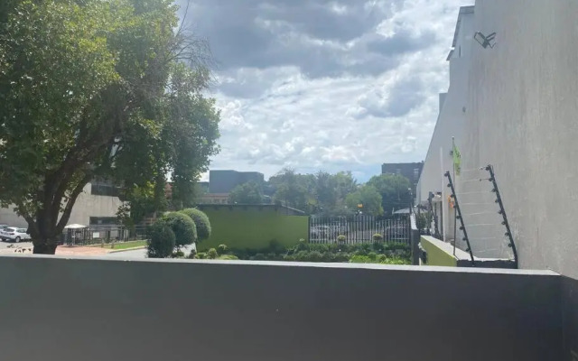 Stylish Dante’s 1-bedroom condo free Wifi & Cinema