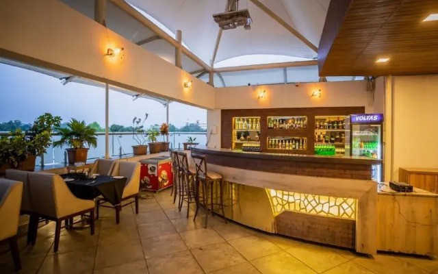 Hotel V Star by OYO Rooms