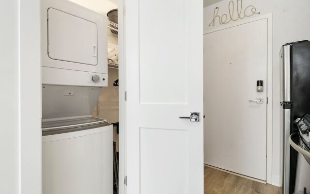 Nice & Comfy Studio Apt in Uptown
