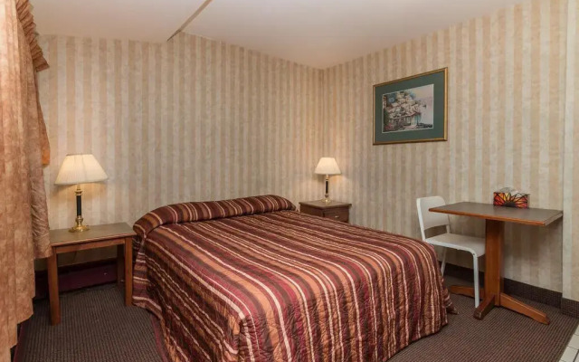 Canadas Best Value Inn Chinook Station