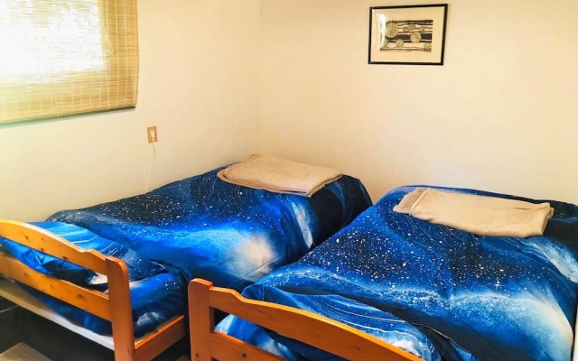Galaxy Guest House – Guest Rooms – Hachijo Island
