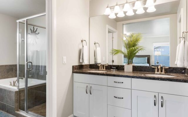 Red Cliffs Getaway 3 Bedroom Townhouse