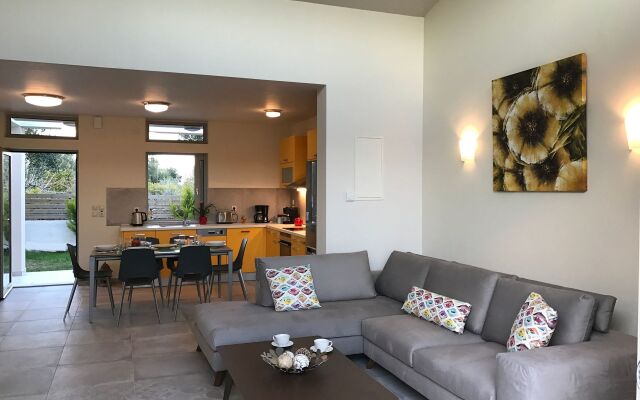 Three Stars Luxury Villas