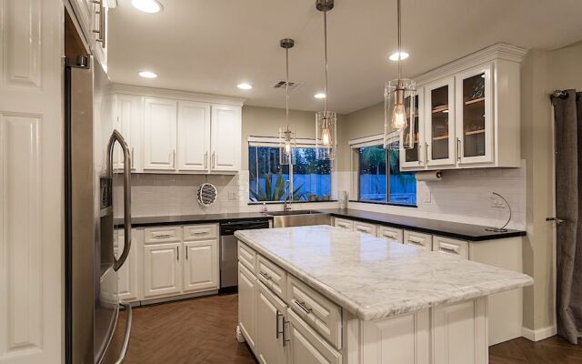 Soaking Up the Sun 3BR by Casago