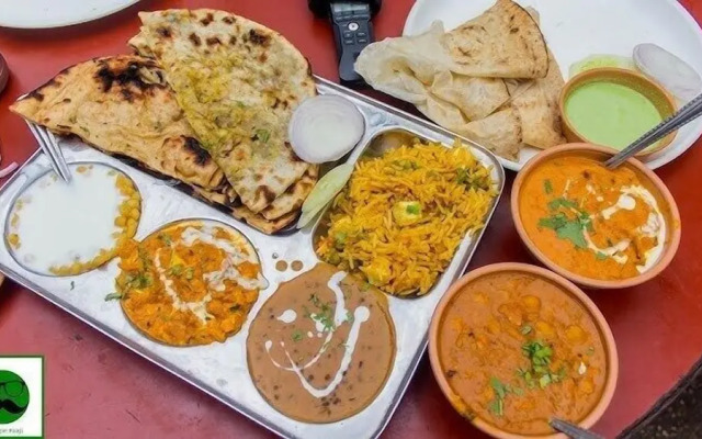 Hotel Madhav Palace