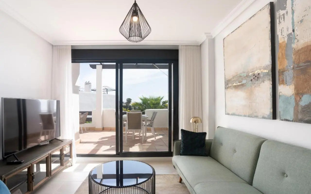 Luxe apartment with sea view
