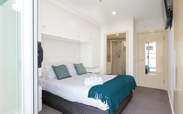 Beachfront Serenity in Glenelg