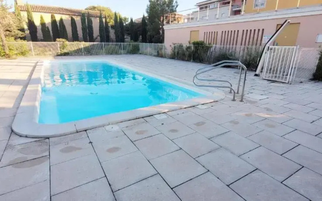 Cosy Studio Balcon Tennis Swiminng Pool