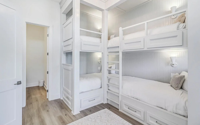 That Beachfront Vibe 140 TUC