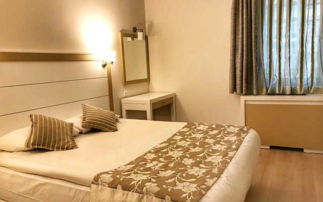 Dafne Hotel