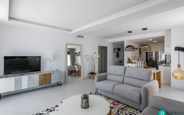 Costa Marinsa Penthouse