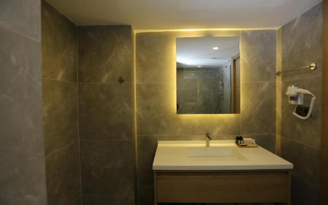 Yalinn Hotel