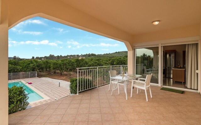 Light Filled Spacious Private Villa with Pool