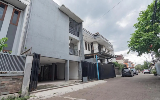 Rumah Afifah Syariah by Reddoorz