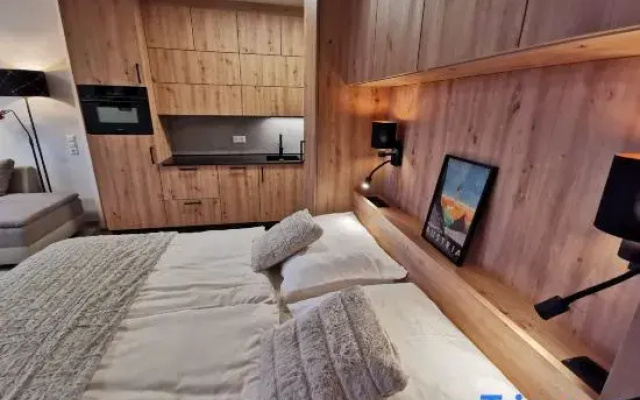 Mountain Lake Suite