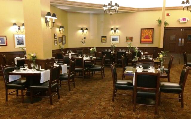 Crowne Plaza Edison by IHG