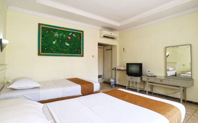 RedDoorz Near Tunjungan Plaza