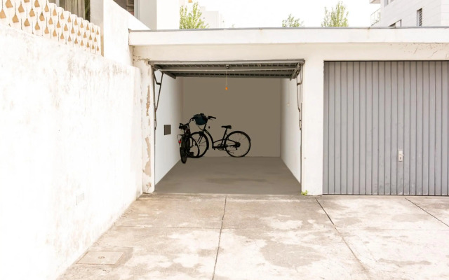 Sunset Relaxing Apt with terrace, parking & bikes