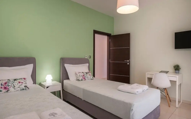 Mythic Olive Villa Views - Private Pool