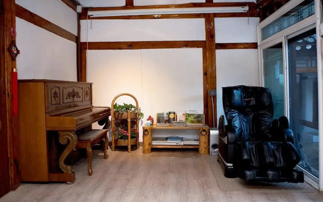 Moggoji Hanok Guesthouse