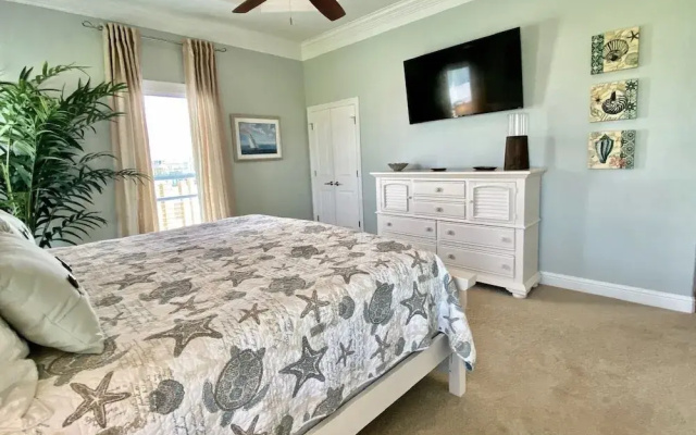 Knot Flying 3 Bedroom Home