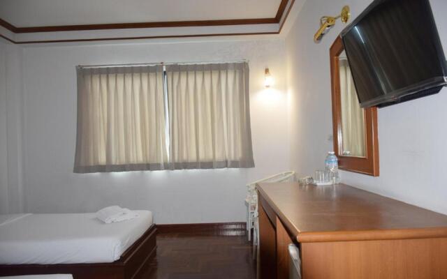 Puangpen Villa Hotel