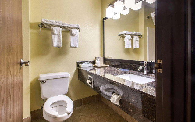 Quality Inn & Suites Wisconsin Dells Downtown - Waterparks Area