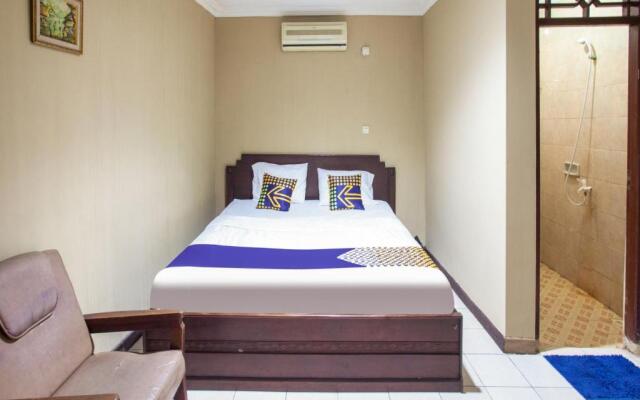 SPOT ON 3858 Elsana Transit Hotel