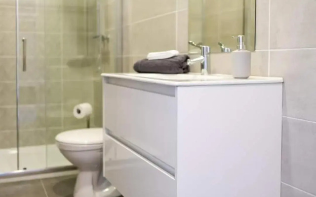 Bridge Inn Studio Apartments