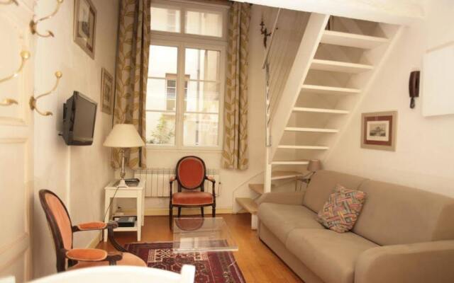 Lovely Marais Studio (75)