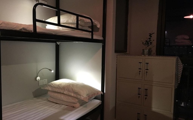 Run Wild Hostel – Guest Rooms – Chongqing