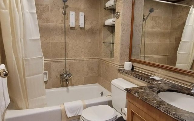 Grand Bay View Hotel