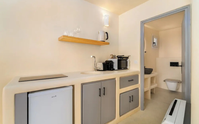 Eolithos Suites
