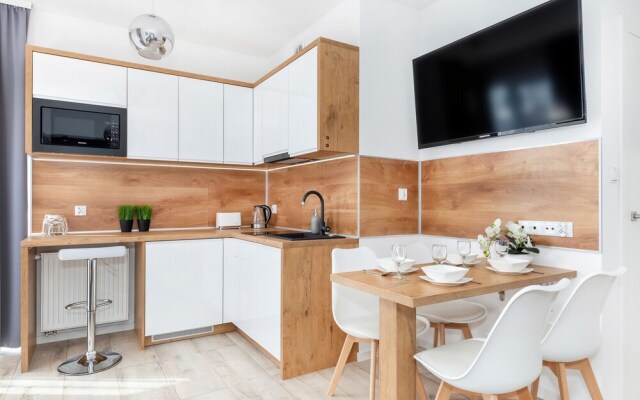 Azure Apartment Kołobrzeg by Renters