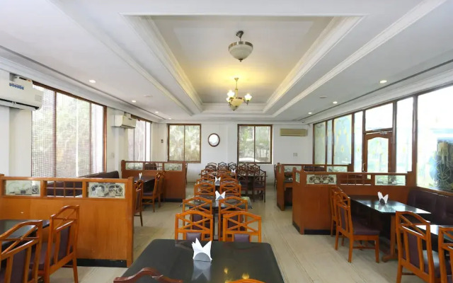 OYO 1081 Hotel Sindhu International