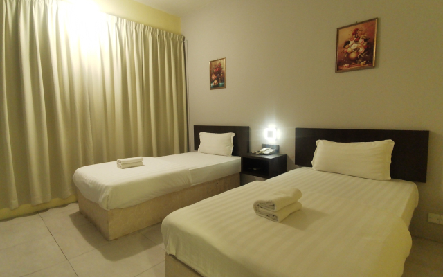 OYO 89619 De Choice Hotel