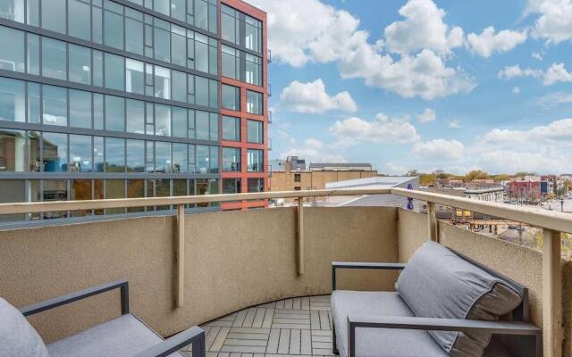 4 BDR Penthouse with Views