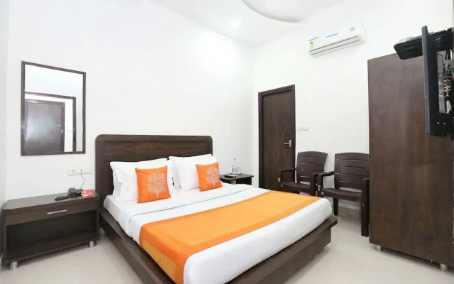 OYO 11421 Regal Residency