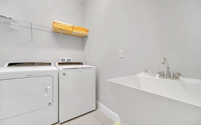 7673fair 5 Bedroom Villa by Redawning