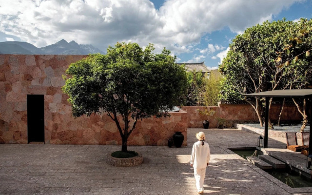 Mucheng Xichi Snow Mountain Art Resort